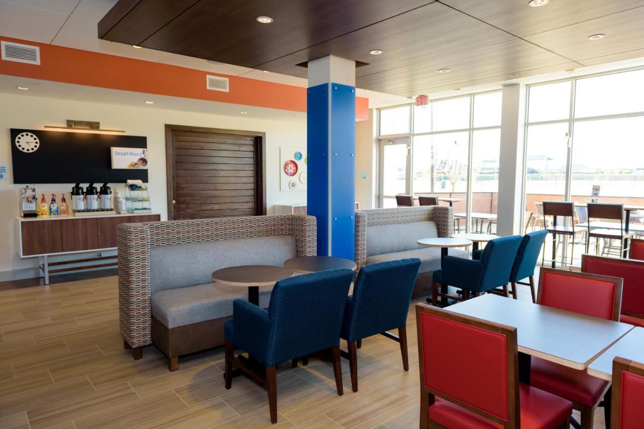 Holiday Inn Express & Suites Mckinney - Frisco East By Ihg Exterior foto