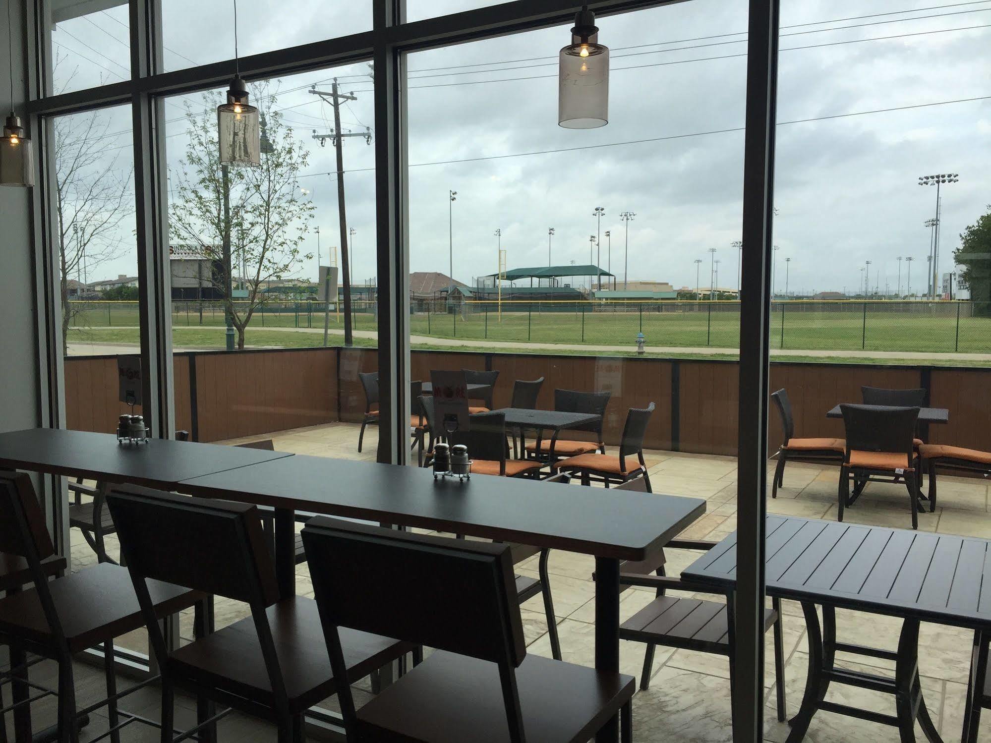 Holiday Inn Express & Suites Mckinney - Frisco East By Ihg Exterior foto